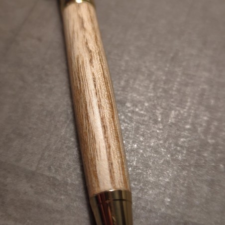 Stylo artisanal en frêne – Stylo en bois fait main