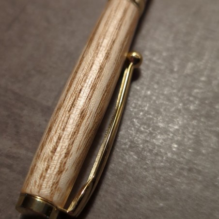 Stylo artisanal en frêne – Stylo en bois fait main