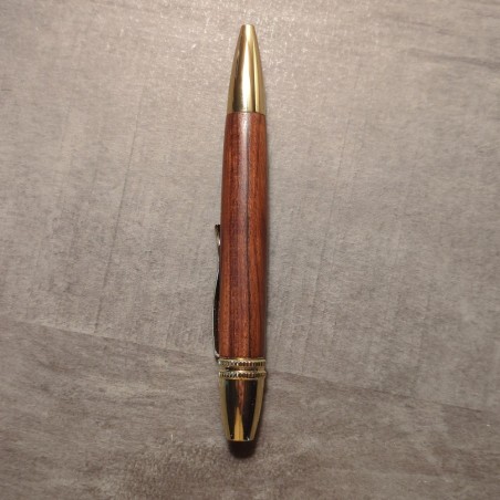 Stylo en palissandre – Écriture élégante et artisanale