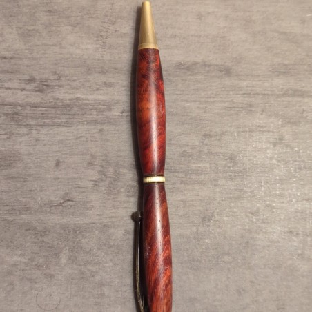 Stylo en Padouk Rouge – Bois Exotique Élégant et Durable