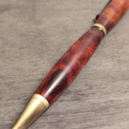 Stylo en Padouk Rouge – Bois Exotique Élégant et Durable