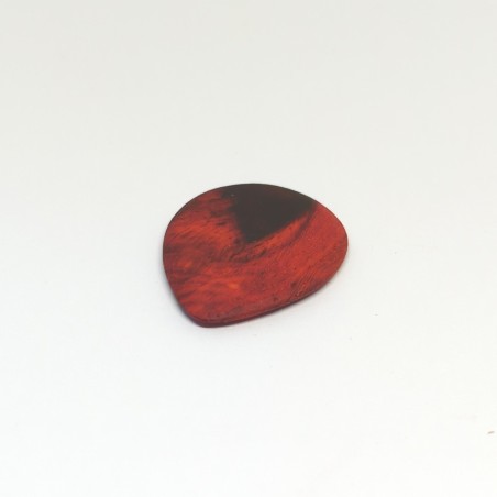 Médiator en bois de padouk artisanal – Fabriqué en France